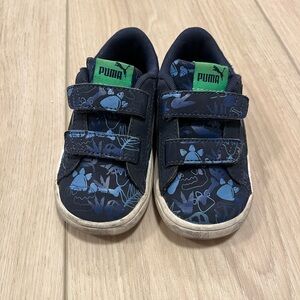 Puma Kids Navy and Green Sneakers Size 7C